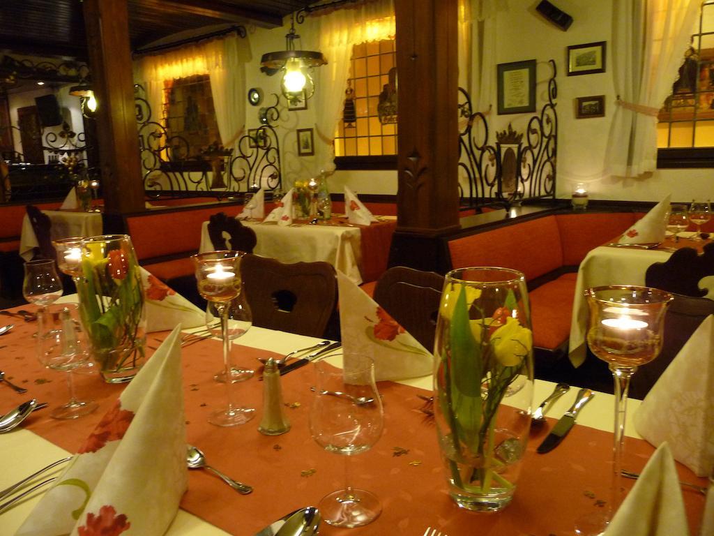 Hotel Gasthof Schuster Und Gaestehaus Рюдесхайм ам Рейн Екстериор снимка