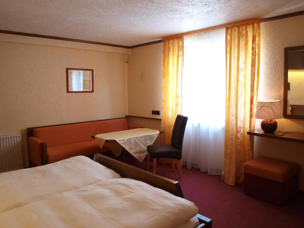 Hotel Gasthof Schuster Und Gaestehaus Рюдесхайм ам Рейн Стая снимка