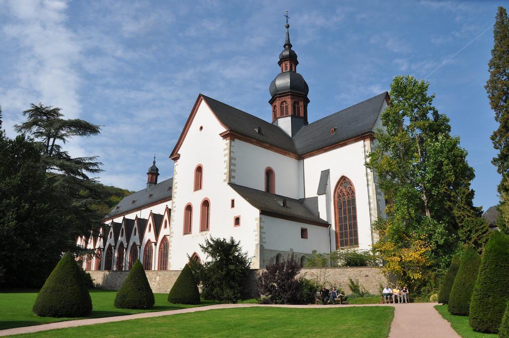 Hotel Gasthof Schuster Und Gaestehaus Рюдесхайм ам Рейн Екстериор снимка